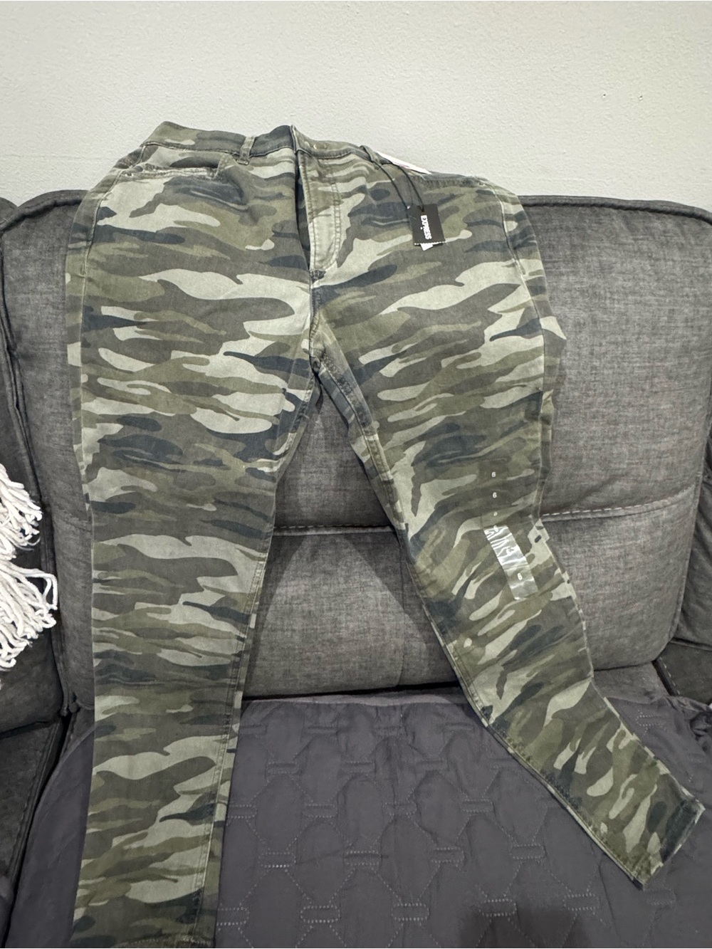 Express Olive Green Camo Ankle Skinny Pants NWT size 6